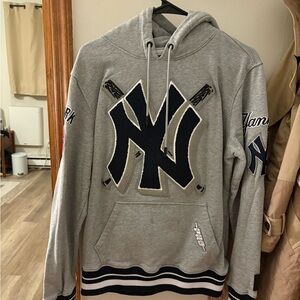 Men’s Yankee Hoodie